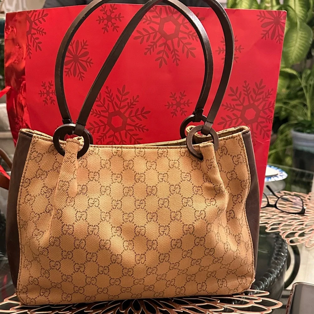 Gucci Signature Tan and Brown Messenger Bag - Picture 5 of 15